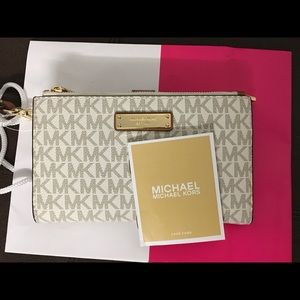 Michael Kors Wrislet Wallet